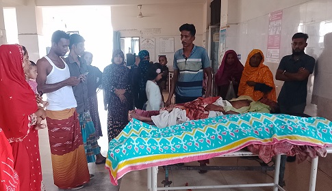 ঝিনাইদহে ট্রাকচাপায় স্বামী-স্ত্রী ও সন্তান নিহত