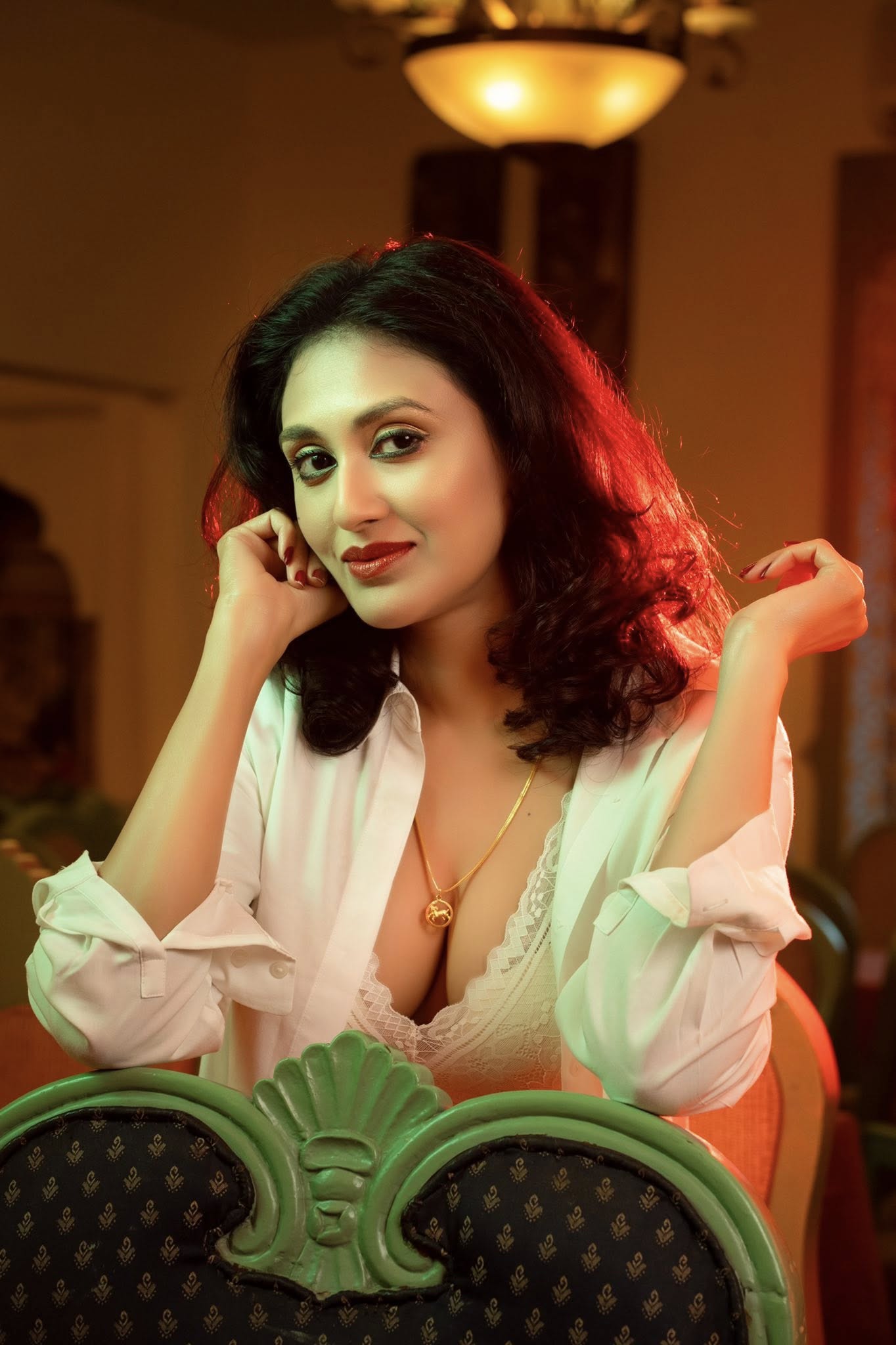 খোলামেলা দৃশ্যে নতুন বিতর্কে কুসুম শিকদার