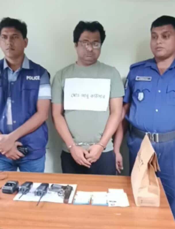 শ্রীপুরে পিস্তল ঠেকিয়ে স্কুল ছাত্রকে অপহরণের মূল হোতা কাউসার আটক