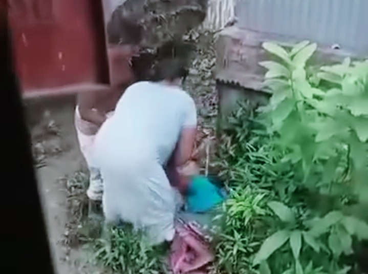 বৃদ্ধা শাশুড়িকে অমানবিক নির্যাতন, ছেলে-বউ গ্রেফতার