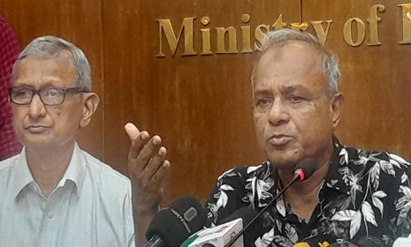 আরাকান আর্মি বেঁচেই আছে মাদক বেচে: স্বরাষ্ট্র উপদেষ্টা