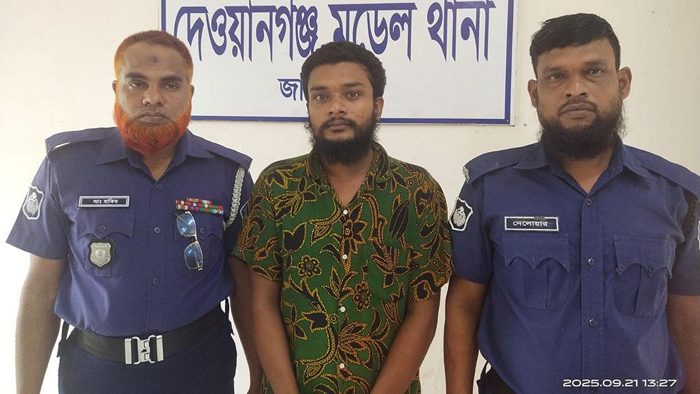 দেওয়ানগঞ্জে স্বামীকে বেঁধে স্ত্রীকে গণধর্ষণ, ভিডিও ধারণ