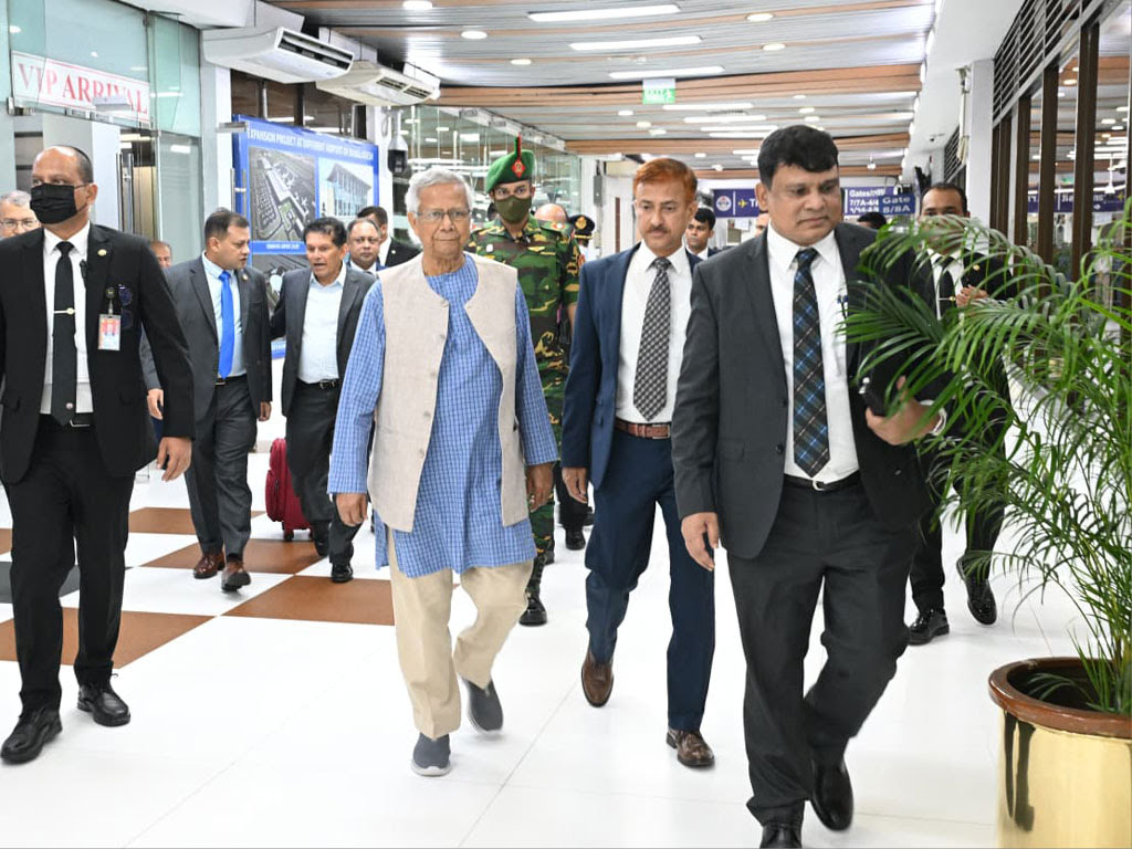 জাতিসংঘে মুহাম্মদ ইউনূসের শতাধিক সফরসঙ্গী, হতাশা প্রকাশ টিআইবির