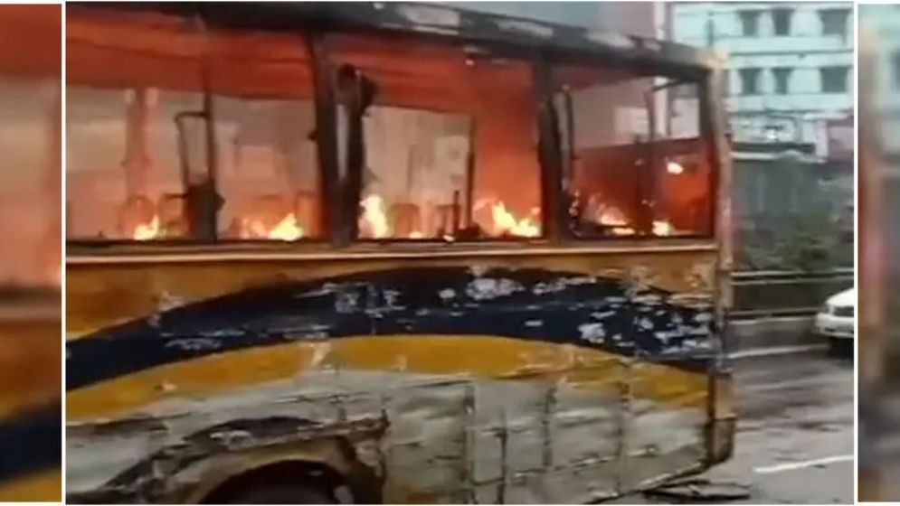 মিরপুরে বাসে গুলি করে যাত্রী নামিয়ে আগুন