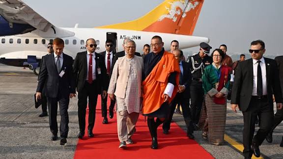 ঢাকায় ভুটানের প্রধানমন্ত্রী, লাল গালিচা সংবর্ধনা