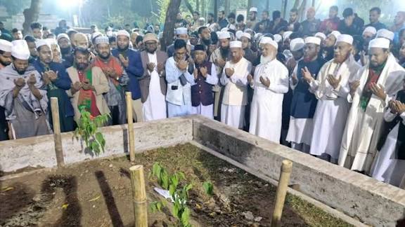 ওসমান হাদির কবর জিয়ারত করলেন জামায়াতের আমির