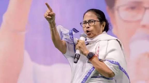 ভারতীয় নাগরিকদের বাংলাদেশে ঠেলে পাঠানো হচ্ছে: মমতা