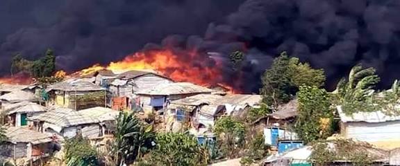 এবার রোহিঙ্গা ক্যাম্পে আগুন