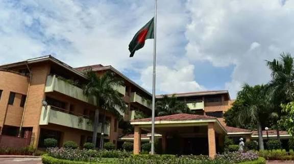 ‘অখণ্ড হিন্দু রাষ্ট্র সেনা’র ব্যানারে দিল্লির বাংলাদেশ হাইকমিশনের সামনে বিক্ষোভ