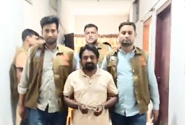 প্রকাশ্যে ৫ লক্ষ টাকা চাঁদা দাবি মামলায় যুবদল নেতা গ্রেপ্তার