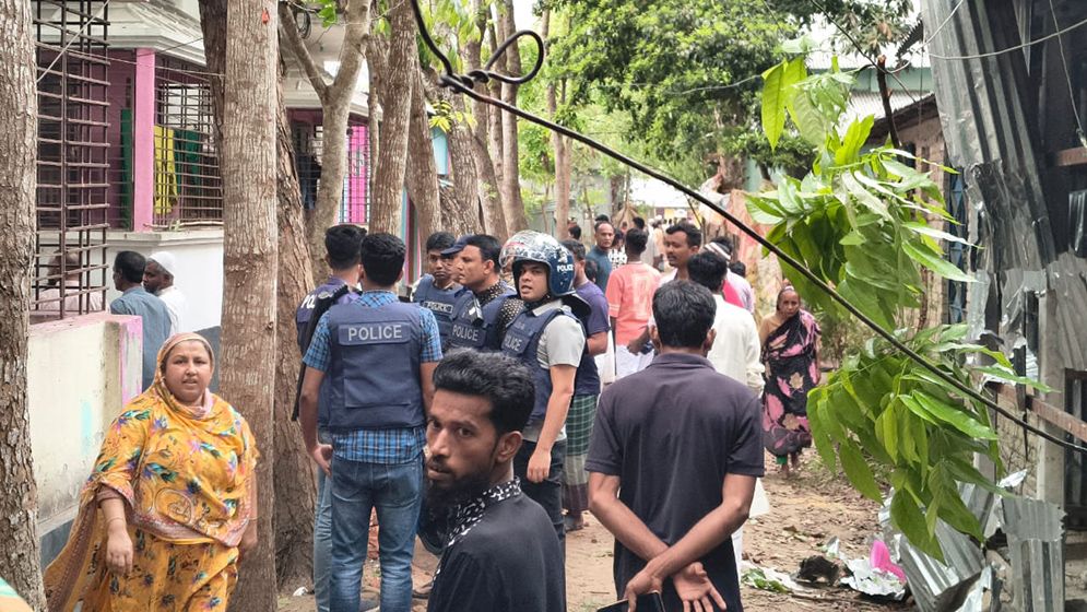 ভাঙ্গায় ঈদের নামাজ পড়া শেষে ২ পক্ষের সংঘর্ষ