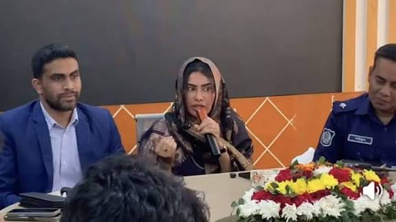 প্রশাসনিক সভায় এমপি রেজা কিবরিয়ার স্ত্রী, সেই ইউএনও-এসি ল্যান্ডকে বদলি