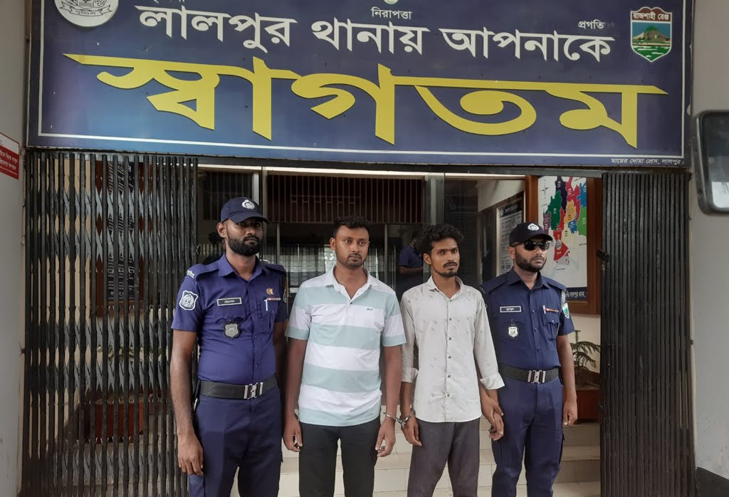 বিদেশি নাগরিকদের উত্ত্যক্ত করায় দুই টিকটকার আটক