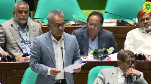 ব্যাটারিচালিত রিকশা নিয়ন্ত্রণে আসছে সুনির্দিষ্ট নির্দেশনা: সড়কমন্ত্রী