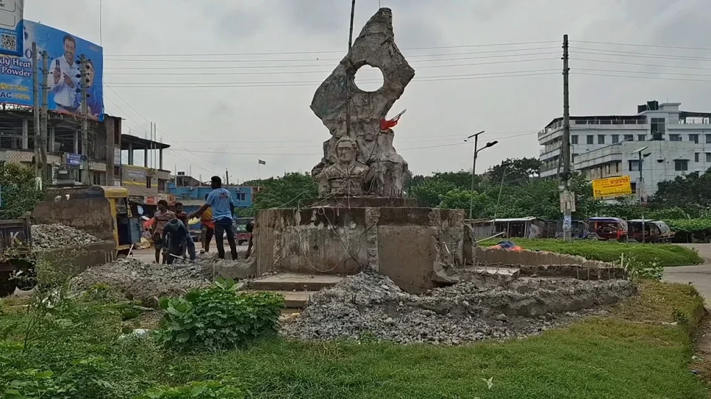 বীরশ্রেষ্ঠ হামিদুর রহমানের ভাস্কর্য ভাঙার কাজ স্থগিত, চূড়ান্ত সিদ্ধান্ত বুধবার