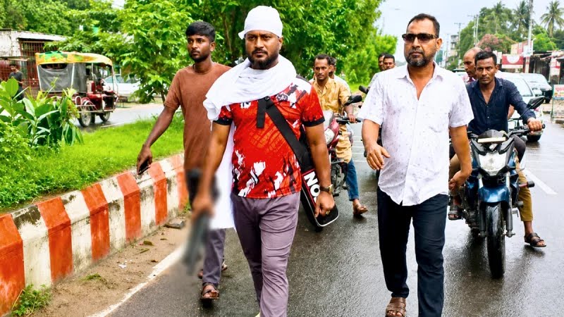 অস্ত্র হাতে সাবেক ছাত্রদল নেতা বাপ্পির মহড়া, স্থানীয়দের ক্ষোভ