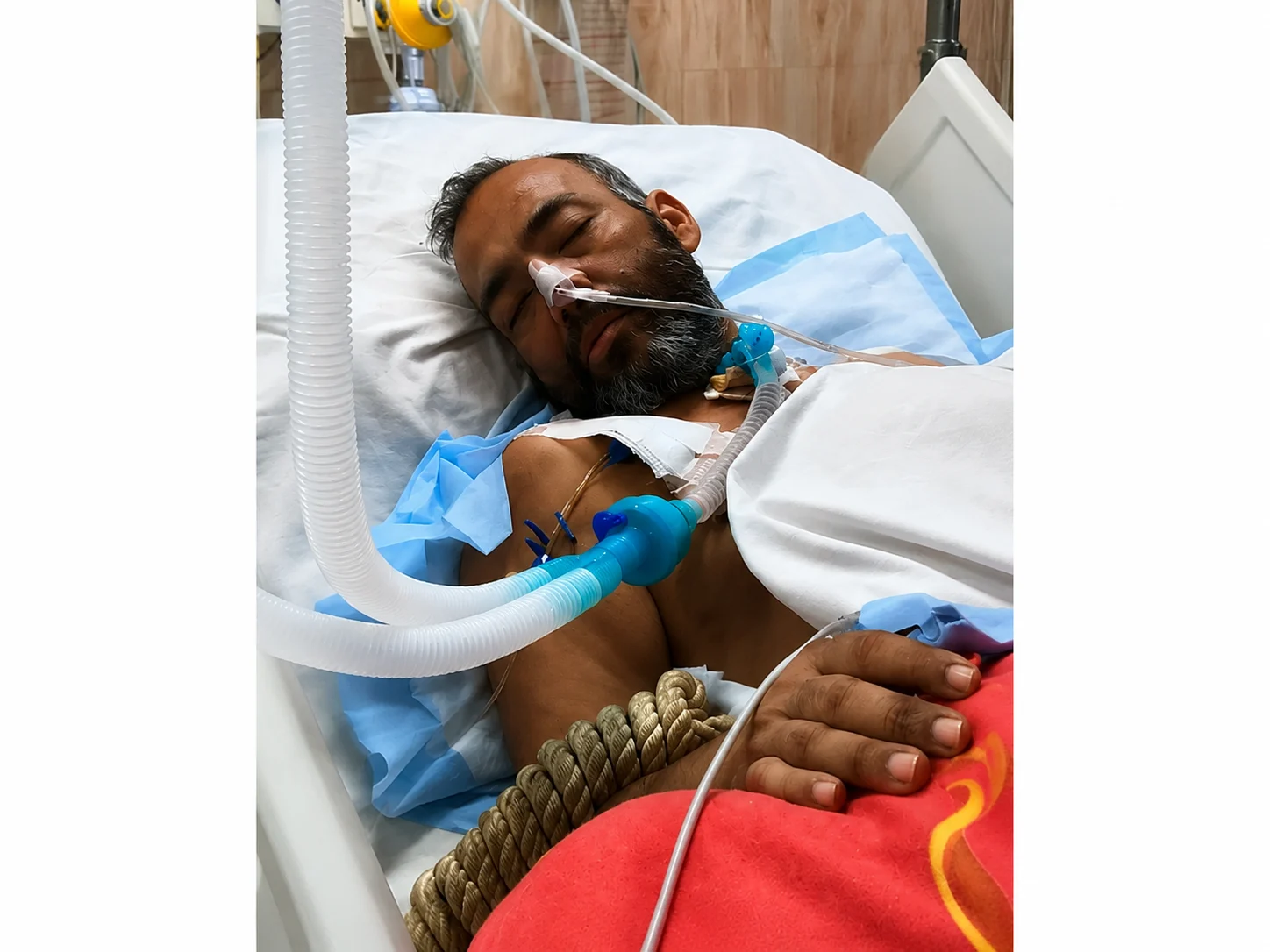 আইসিইউতে হাতকড়া পরে ভাইরাল হওয়া আ.লীগ নেতা মনির খান মারা গেছেন