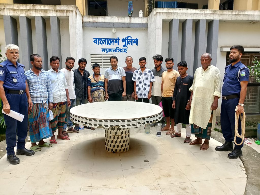 দায়িত্বে অবহেলা: ময়মনসিংহে এক ফাঁড়ির ২৭ পুলিশ প্রত্যাহার